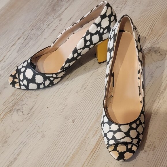Black and Yellow Heels.  New and adorable size 9 - Picture 1 of 5